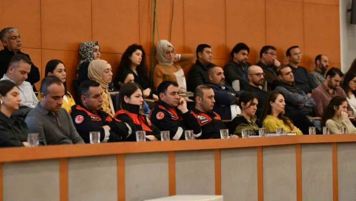 Esenyurt'ta deprem çalıştayının ilk toplantısı yapıldı