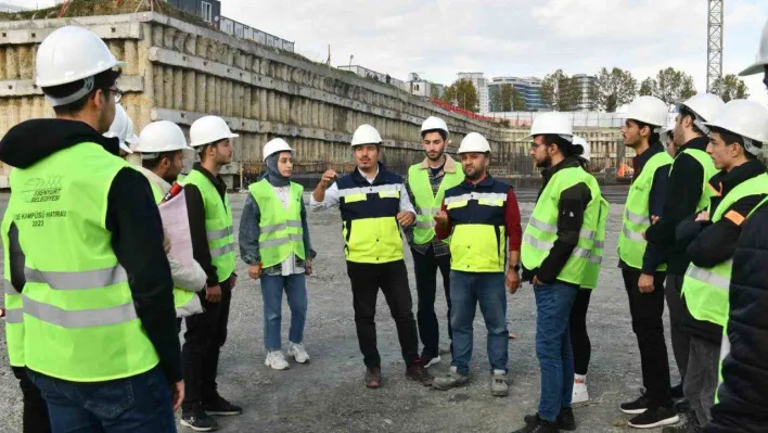 Esenyurt'ta kampüs lise projesine üniversite öğrencilerinden yoğun ilgi