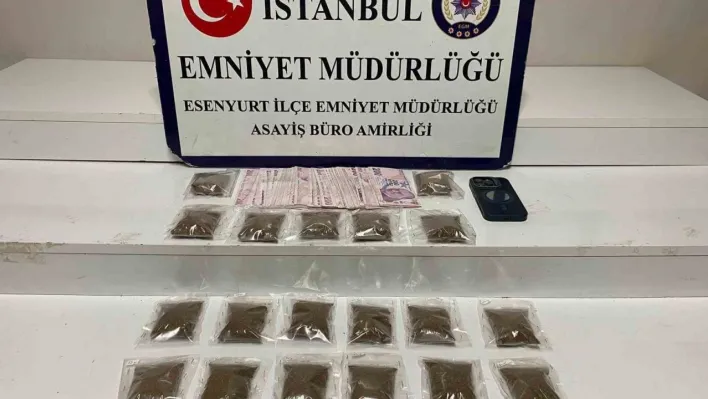 Esenyurt'ta kamyonetten uyuşturucu madde ticareti yapan şüphelilere suçüstü