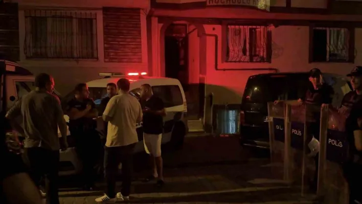 Esenyurt'ta komşu kavgasında kan aktı: 1 kişi göğsünden bıçaklandı