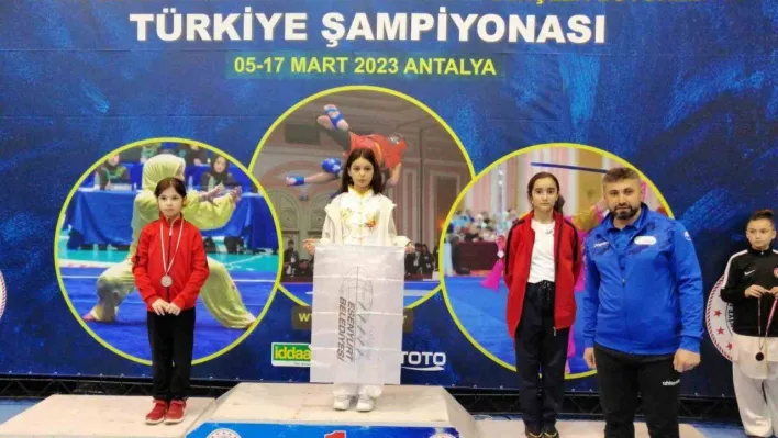 Esenyurtlu sporcular başarıya doymuyor