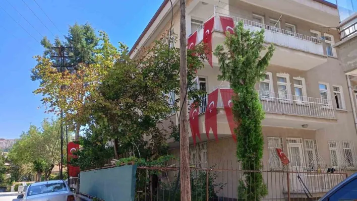 Eskişehir'deki yangında şehit olan Enes Sarıyıldız'ın babası: 'Oğlumun hayatı yarım kaldı, kız arkadaşıyla evlenmeyi düşünüyordu'