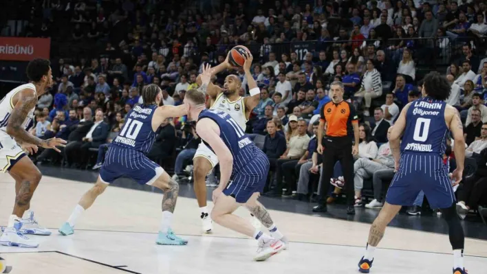 Euroleague: A. Efes: 69 - Fenerbahçe: 79