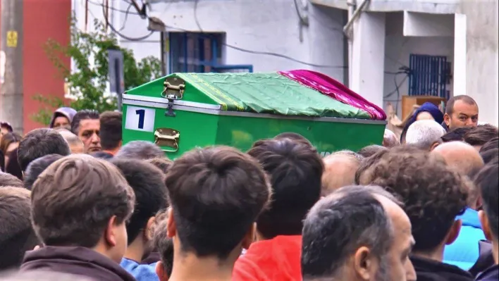 Evde çıkan yangında ölen genç kız toprağa verildi