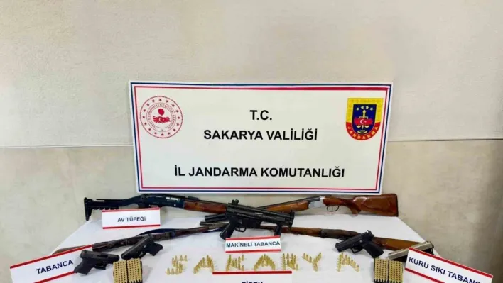 Evi cephaneliğe çevirmiş