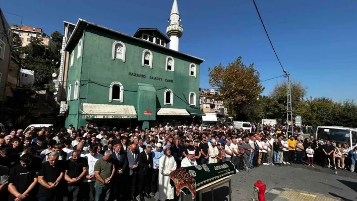 Eyüpsultan'da boğazı kesilerek öldürülen Ayşenur Halil, son yolculuğuna uğurlandı