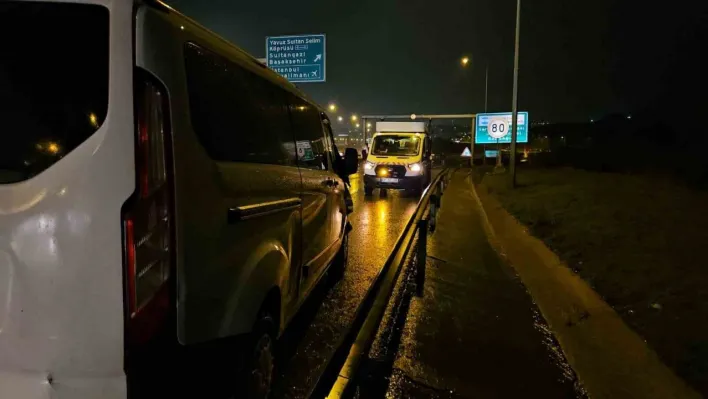 Eyüpsultan'da yağış nedeniyle 7 araç birbirine girdi: 2 yaralı