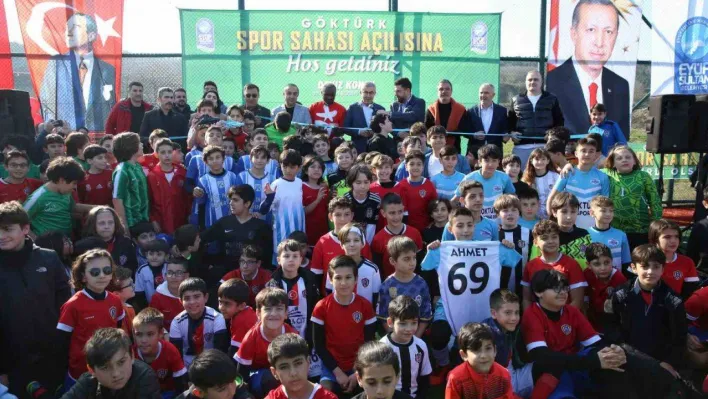 Eyüpsultan'da yapımı tamamlanan 'Göktürk Spor Sahası ve tesisleri' futbol tutkunlarıyla buluştu