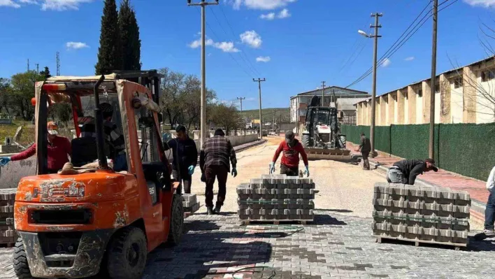 Ezine Belediyesi çevre düzeni çalışmalarını sürdürüyor