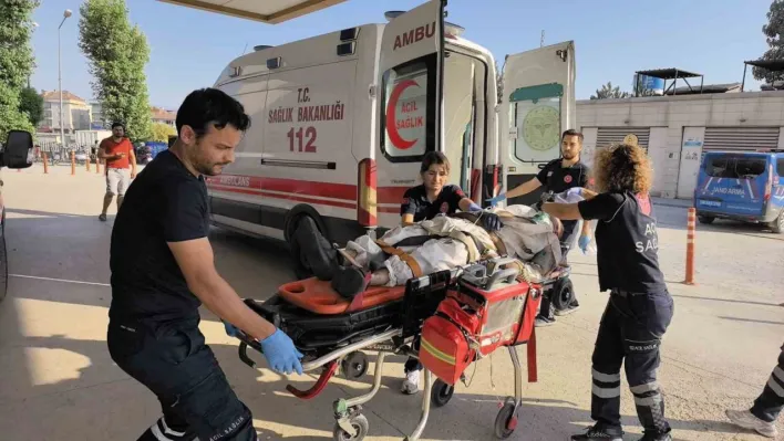 Fabrikanın çatısından düşen işçi ağır yaralandı