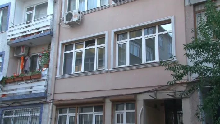 Fatih'te bir kişi evinde silahla vurulmuş halde bulundu