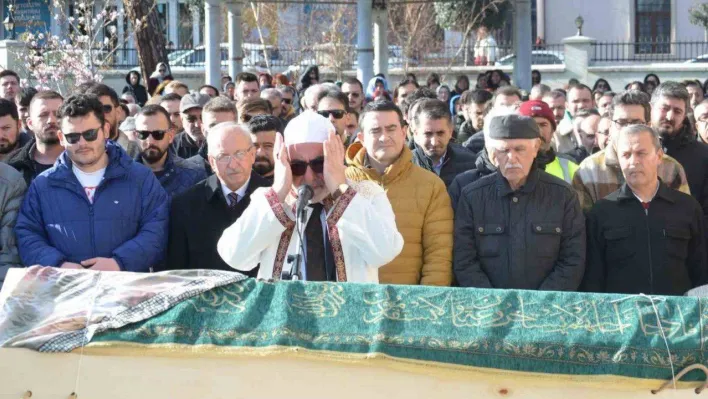 Feci kazada ölen Beste toprağa verildi