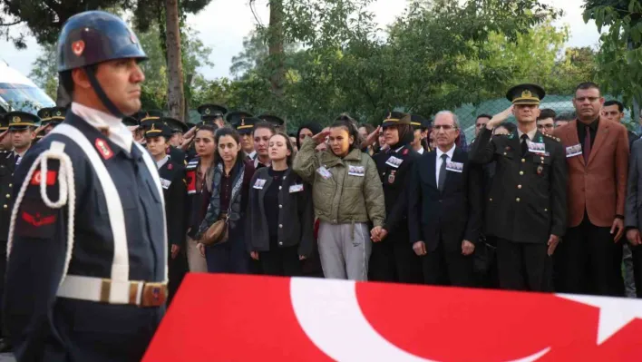 Feci kazada şehit olan jandarma personelleri gözyaşlarıyla memleketlerine uğurlandı