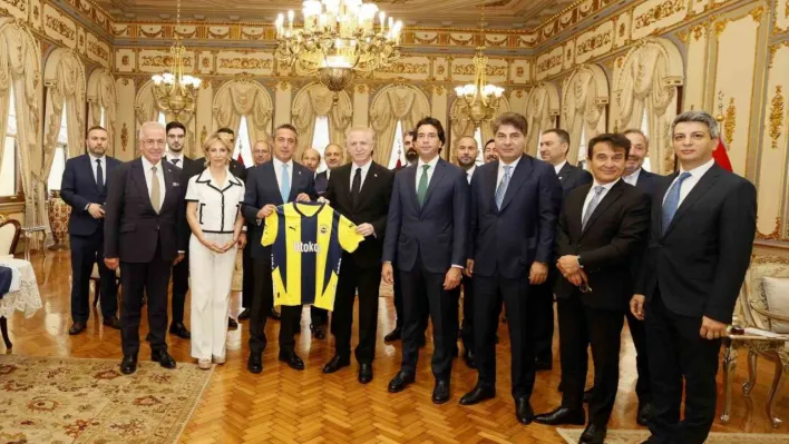 Fenerbahçe Başkanı Ali Koç ve Yönetim Kurulu Üyeleri, İstanbul Valisi Davut Gül'ü ziyaret etti