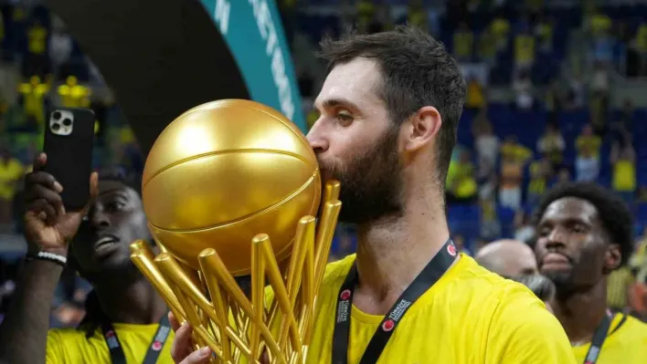 Fenerbahçe Beko, Georgios Papagiannis'e veda etti