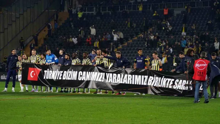 Fenerbahçe'den maç sonu anlamlı pankart