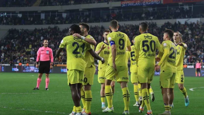 Fenerbahçe, deplasman serisini 14 maça çıkardı