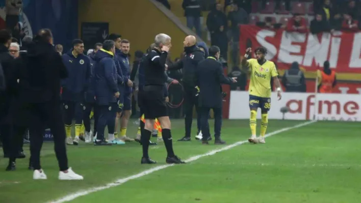 Fenerbahçe derbi öncesi 2 oyuncusunu kaybetti