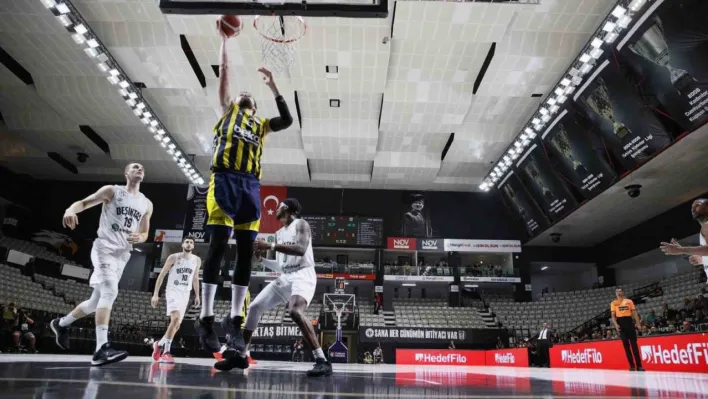 Fenerbahçe, finalde A. Efes'in rakibi oldu