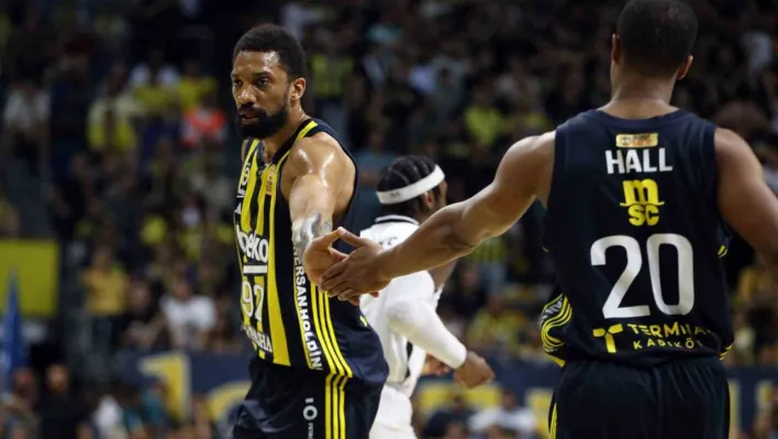 Fenerbahçe, Khem Birch'ün sözleşmesini 1 yıl uzattı