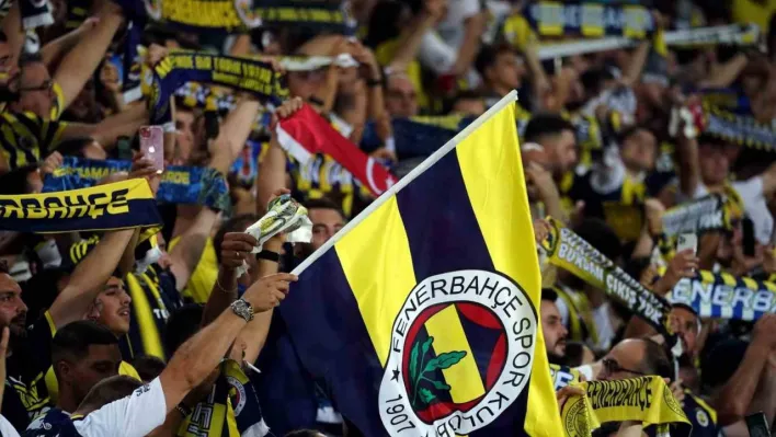 Fenerbahçe, Süper Lig'e taraftarı önünde başladı