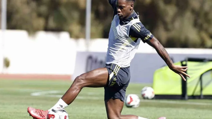 Fenerbahçe, yeni sezon hazırlıklarını sürdürdü