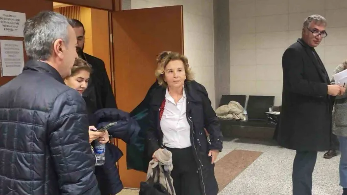 FETÖ'den yargılanan Nazlı Ilıcak: ''Öz eleştiri yapmak istiyorum, FETÖ'yü yanlış değerlendirdim, eksik bilgilere sahiptim''