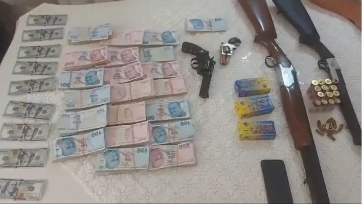 FETÖ'nün finans yapılanmasına yönelik 'Şehit Polis Memuru Varol Tosun Operasyonu': 40 gözaltı