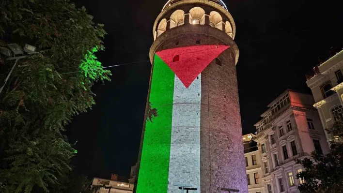 Filistin bayrağı Galata Kulesi'ne yansıtıldı