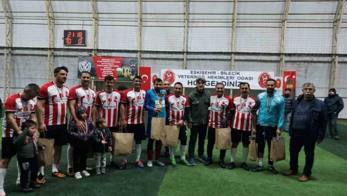 Futbol turnuvasında kupa Bozüyük'e geldi