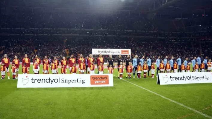 Galatasaray - Adana Demirspor maçını statta 45 bin 560 taraftar izledi