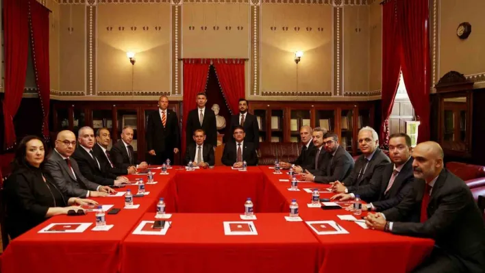 Galatasaray'da ilk yönetim kurulu toplantısı ve görev dağılımı yapıldı