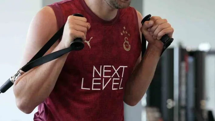 Galatasaray hazırlıklarını çift idman yaparak sürdürdü