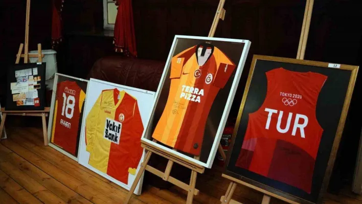 Galatasaray'ın düzenlediği müzayedede 17 milyon 780 bin TL toplandı