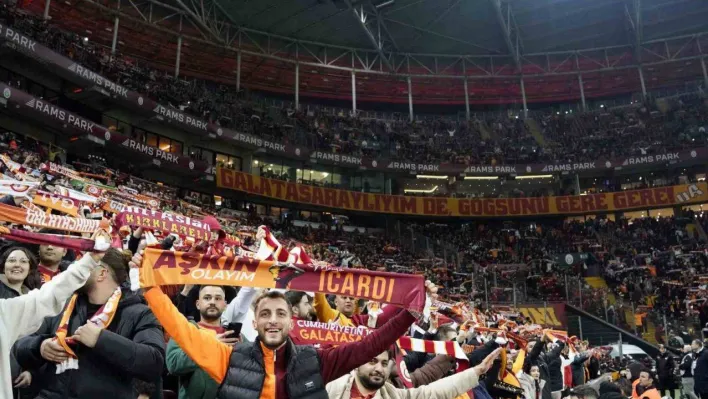 Galatasaray taraftarından sessiz protesto