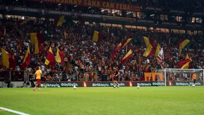 Galatasaray - Zalgiris maçını 41 bin 505 seyirci takip etti