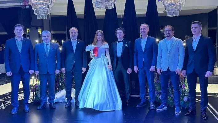 Galatasaraylı eski futbolcunun yeğeni dünya evine girdi