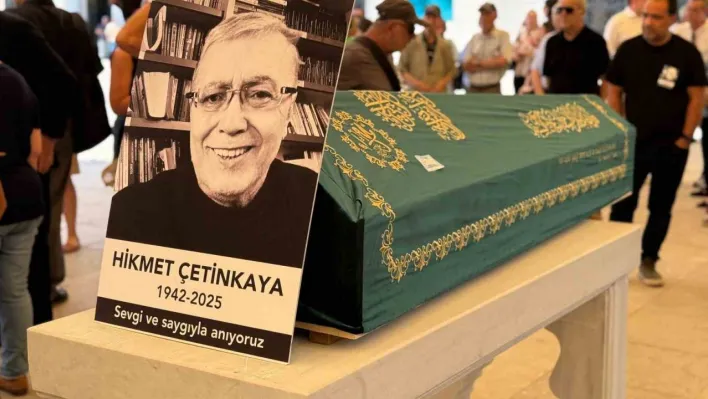 Gazeteci ve yazar Hikmet Çetinkaya son yolculuğuna uğurlandı