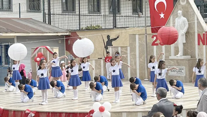 Gazi İlkokulu'nda 23 Nisan coşkusu sahneye taşındı