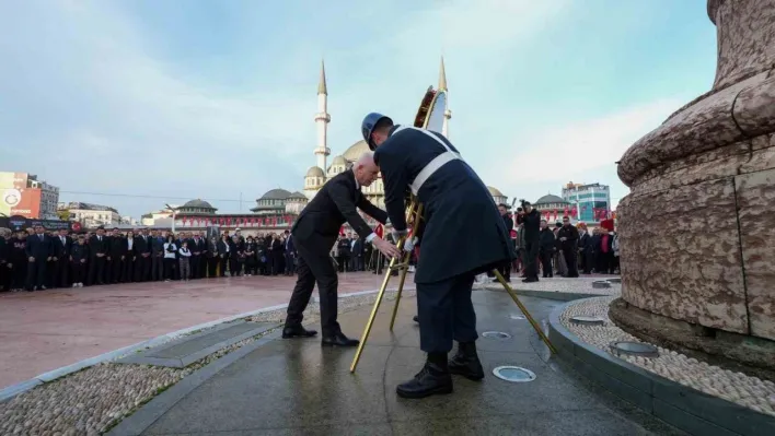 Gazi Mustafa Kemal Atatürk, Taksim Meydanı'nda düzenlenen programla anıldı