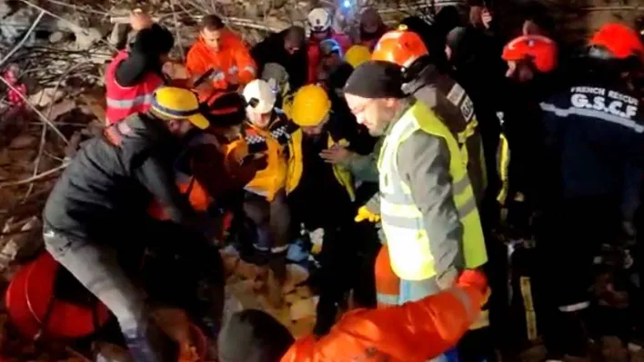 Gaziantep'te 13 yaşındaki Meryem 87 saat sonra kurtarıldı