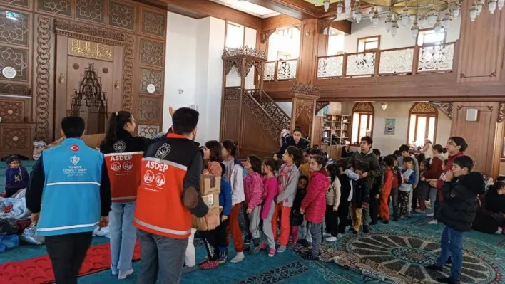 Gaziantep'te deprem mağduru çocuklar için camilerde etkinlikler düzenleniyor