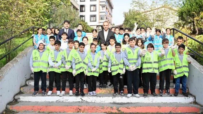 Gaziosmanpaşa'da 1 haftada toplanan 2 ton atık 40 ağacın hayatını kurtardı