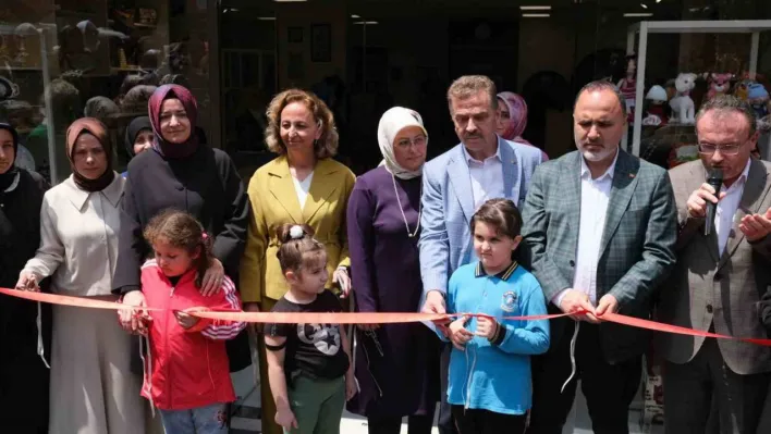 Gaziosmanpaşa'da kadınların el emeği ürünlerinin satıldığı 3'üncü ofis açıldı