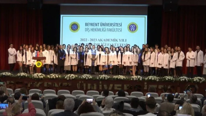 Geleceğin sağlıkçıları beyaz önlüklerini giydi