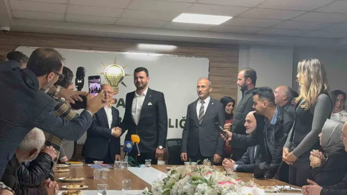 Gemlik'te AK Parti'ye 800 yeni üye katıldı