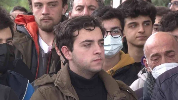 Genç oyuncu Berat Efe Parlar'ın annesi son yolculuğuna uğurlandı