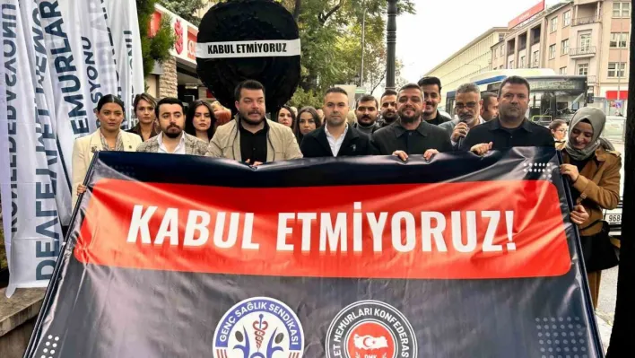 Genç Sağlık Sendikası: '850 bin sağlık çalışanının emeği bankaların kar kapısı değil, kamu hizmetinin bekasıdır'