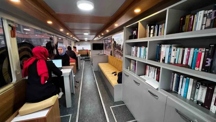 GençBüs, YKS tercihi için Başiskele yollarında