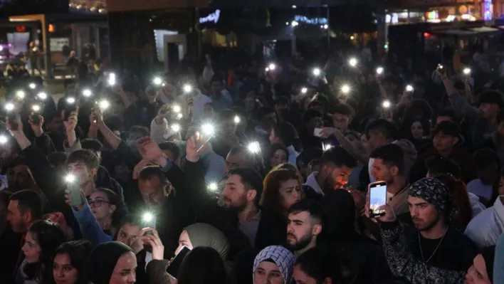 Gençler Bahar Konserinde coştu